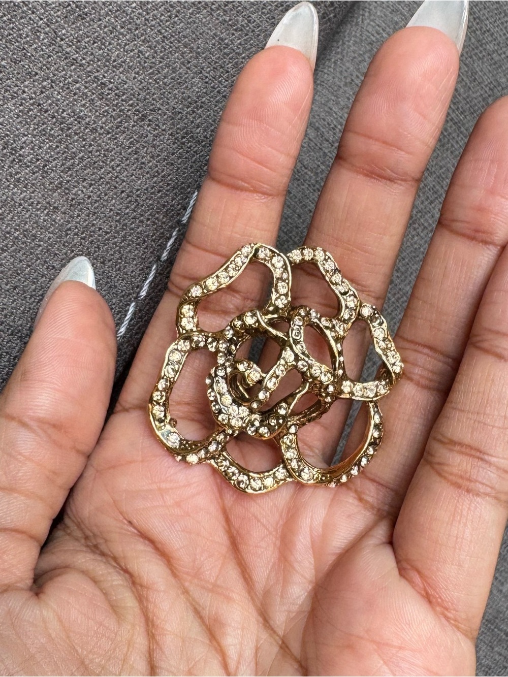 Gold brooche with rhinestones - Picture 5 of 6
